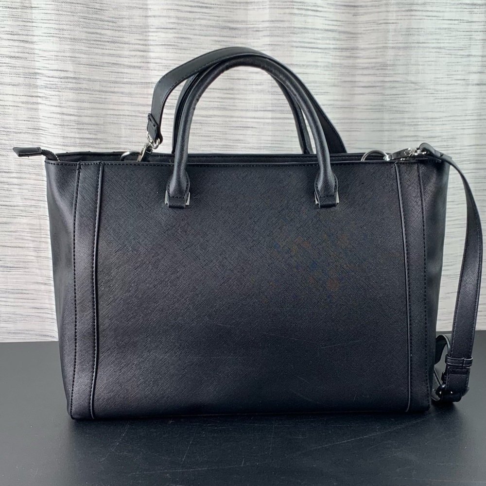 Elegant Black laptop handbag.